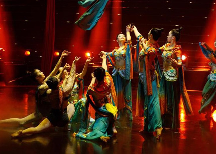 少林功夫、中国杂技闪耀“美国春晚”超级碗舞台