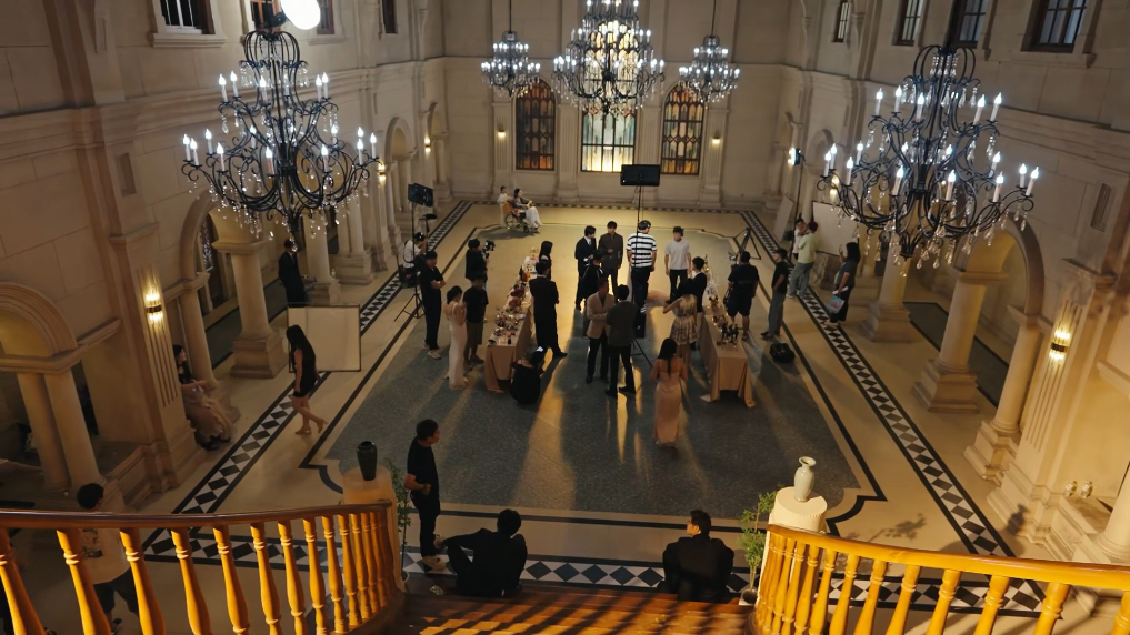 “竖店”崛起遇到AI冲击 微短剧行业再寻破局之路