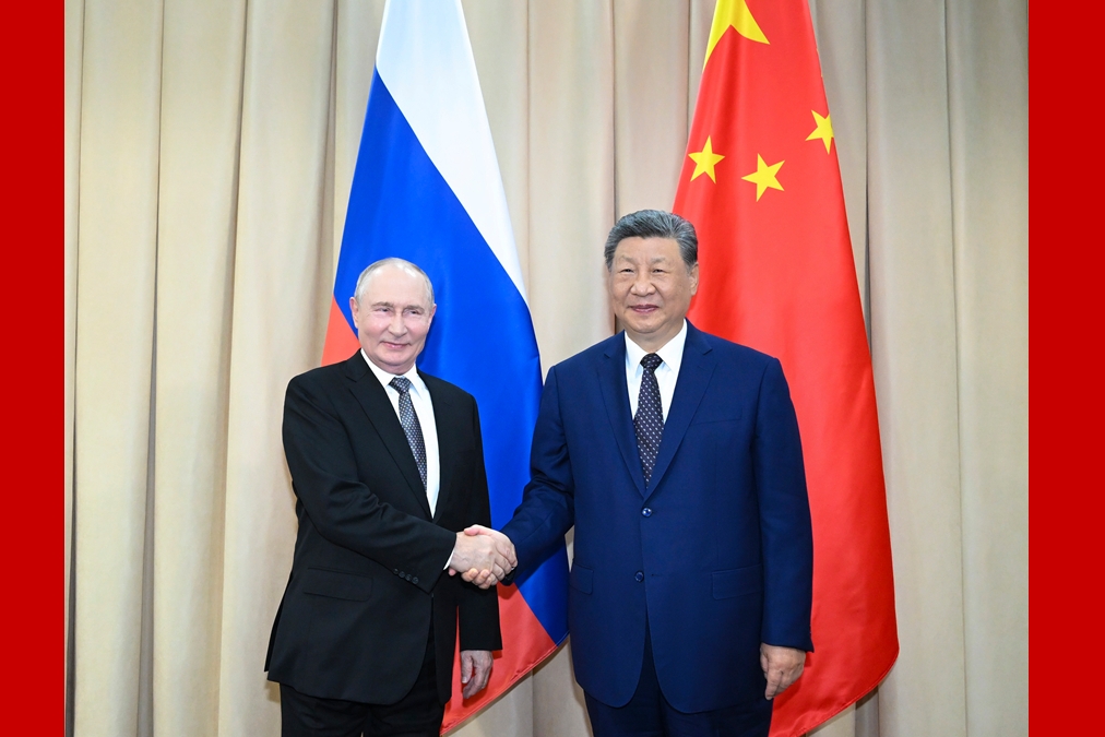 习近平会见俄罗斯总统普京