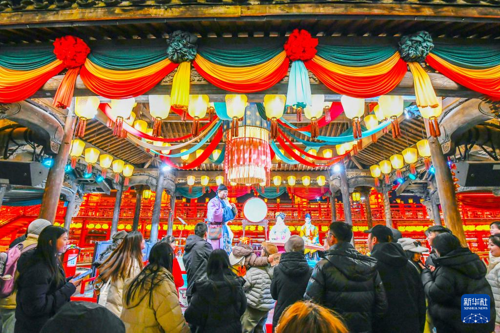 摄影师镜头记录 年味渐浓迎新春